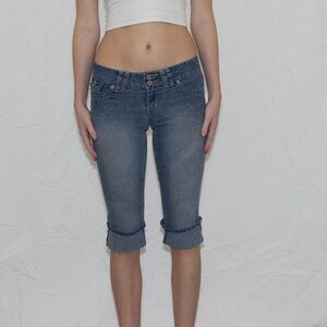 Y2k low rise denim capris stretchy denim size 5 angels